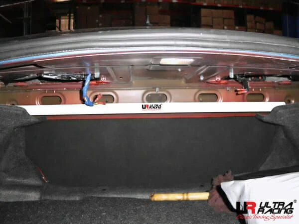 Rozpórka tylna górna (Rear Upper Strut Bar) (2380) Ultra Racing Chevrolet Camaro (SS) 6.2 V8 2WD 10-15