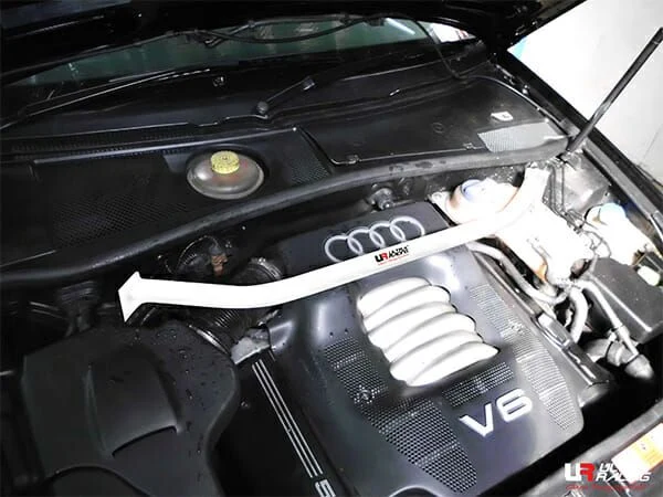 Rozpórka przednia (Front Upper Strut Bar)(3195) Ultra Racing Audi A6 C5 (TYP 4B) 2.4 V6 2WD 97-04