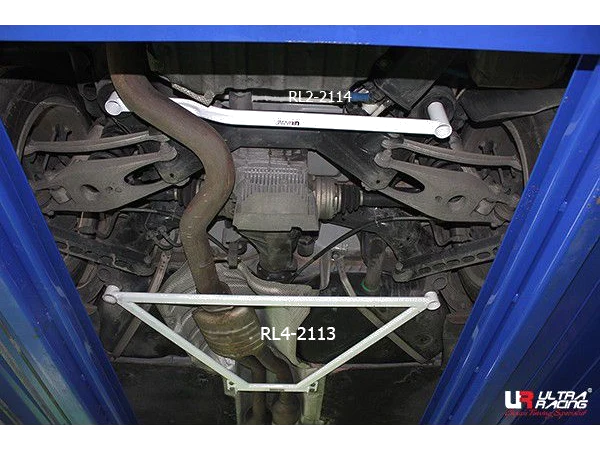 Rozpórka tylna dolna (Rear Lower Brace) Ultra Racing BMW 1M Coupe E82 10+