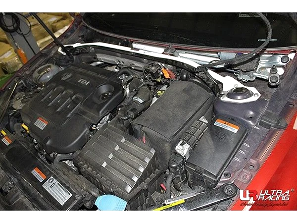 Rozpórka przednia (Front Upper Strut Bar)Ultra Racing VW Golf 7 2.0GTI/TDI