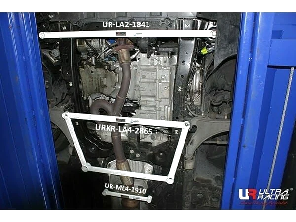 Rozpórka przednia dolna (Front Lower Brace) (2865) Ultra Racing Chevrolet Alpheon 3.0 2WD 10-16