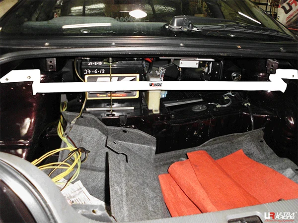 Rozpórka tylna górna (Rear Upper Strut Bar) (3176) Ultra Racing Nissan Skyline (ENR33 GTS4) 2.5T 2WD 93-98