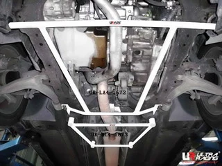 Rozpórka środkowa (Mid Lower Brace) Ultra Racing Saab 93 02-12 2.0T