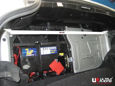 Rozpórka tylna górna (Rear Upper Strut Bar) Ultra Racing BMW Z4 E85 02+
