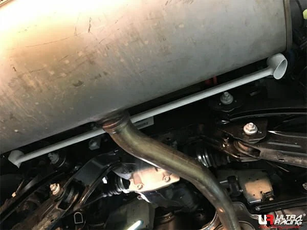 Rozpórka tylna dolna (Rear Lower Bar) (3330) Ultra Racing BMW F26 (X4) M40i 3.0TT 4WD 15-18