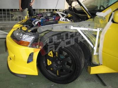 Rozpórka przedniego kielicha (Fender Brackets) Ultra Racing Mitsubishi EVO 7/8/9