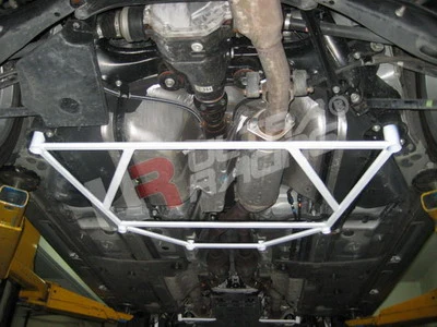 Rozpórka tylna dolna (Rear Lower Brace) 670 Ultra Racing for Lexus IS250/350/IS F 05-09