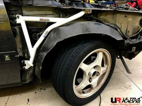 Rozpórka przedniego kielicha (Fender Brackets) (007P) Ultra Racing Hyundai Excel 1.5 89-95 /Proton Iswara 1.3/1.5 92-03/Saga 1.3 90-92 2WD