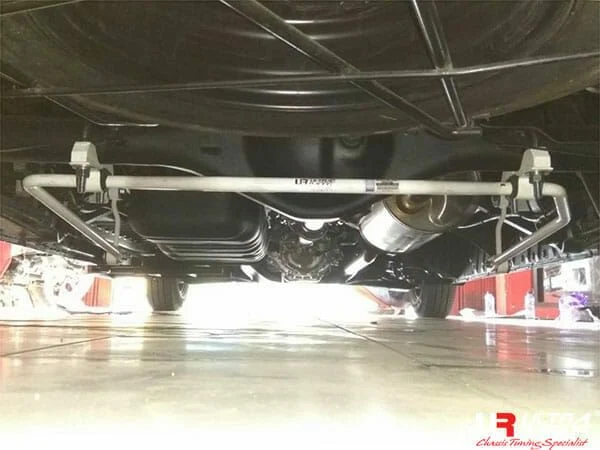 Stabilizator zawieszenia tylny 22mm Ultra Racing for Toyota Commuter 2.5D 04+/Hiace 3.0 04-1