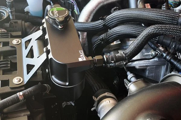 Coolant Tank Kit Ford Mustang 2011-14 Radium Engineering