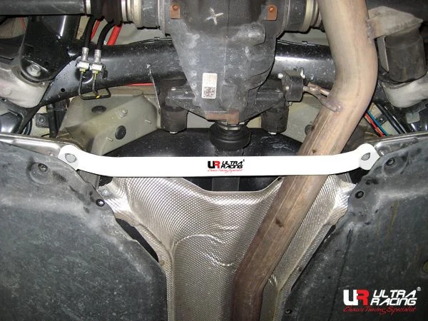 Rozpórka tylna dolna (Rear Lower Brace) 2542 Ultra Racing BMW X5 E70 3.0 06+