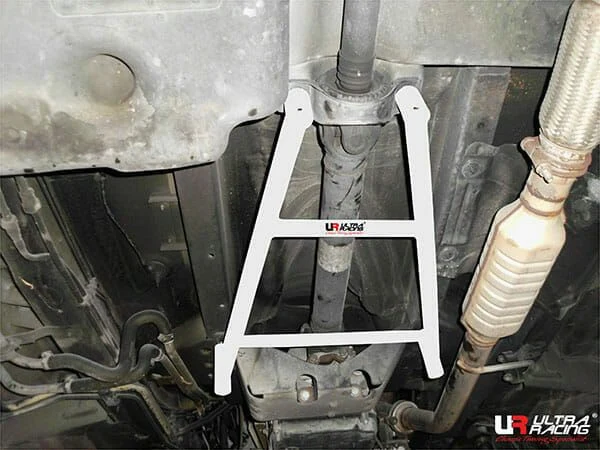 Rozpórka środkowa dolna (Middle Lower Brace) Ultra Racing Mercedes VITO 3.0 03-14 2WD
