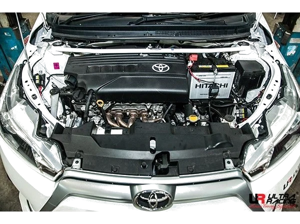 Rozpórka przednia (Front Upper Strut) Bar Ultra Racing Toyota Yaris 10+ XP13