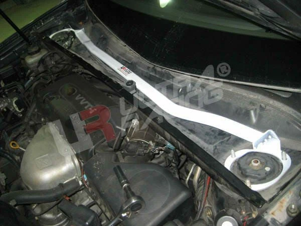 Rozpórka przednia (Front Upper Strut Bar)(746) Ultra Racing Lexus RX 330 (XU30) 3.3 V6 4WD 03-08/Toyota Harrier 2.4/3.0 04-09