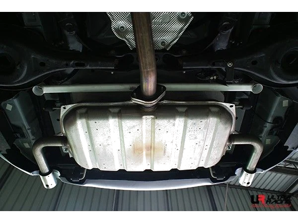 Rozpórka tylna dolna (Rear Lower Brace) 2594 Ultra Racing Mazda 3 13+ / 6 12+