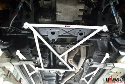Rozpórka przednia dolna (Front Lower H-Brace) Ultra Racing Nissan Skyline GTR R33