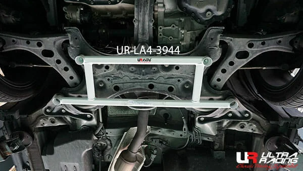 Rozpórka przednia dolna (Front Lower Brace) (3944) Ultra Racing Toyota Noah(R80) 1.8 14-21/Voxy 2.0 17-21 2WD