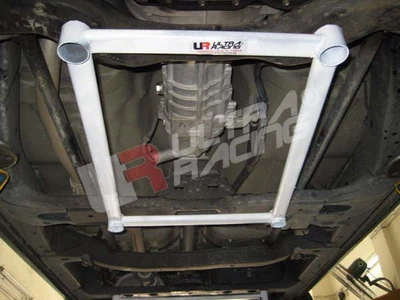 Rozpórka przednia (Front H-Brace) Ultra Racing Isuzu D-Max 2.5D