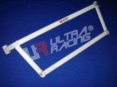 Rozpórka przednia dolna (Front Lower Brace) Ultra Racing Hyundai Accent 95-00