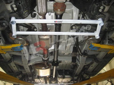 Rozpórka przednia (Front H-Brace) Ultra Racing Chevrolet Captiva 4WD (2.0 TurboD)