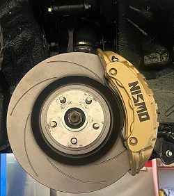 Zestaw Adapterów Przednich Zacisków Hamulcowych MZR Garage Nissan Skyline Silvia Stagea 7PP (Porshe VW Audi) do 380mm Tarcz (Lexus RCF)