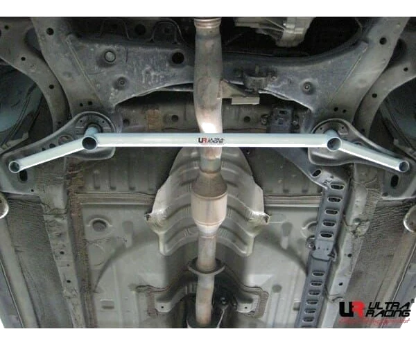 Rozpórka przednia dolna (Front Lower Brace) (613) Ultra Racing Toyota Camry (XV30/ACV36R) 2.2 2WD 02-04