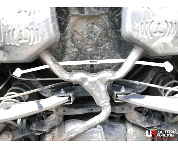 Rozpórka tylna dolna (Rear Lower Bar) (1909) Ultra Racing Buick Lacrosse 2.4 10-16/Chevrolet Alpheon 3.0 10-16 2WD