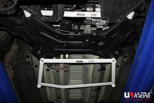 Rozpórka przednia dolna (Front Lower Brace) (2284) Ultra Racing Kia Sportage (SL) 2.0D 2WD 10-16