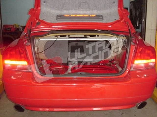 Rozpórka tylna górna (Rear Upper Strut Bar) Ultra Racing Volvo S60/S60R