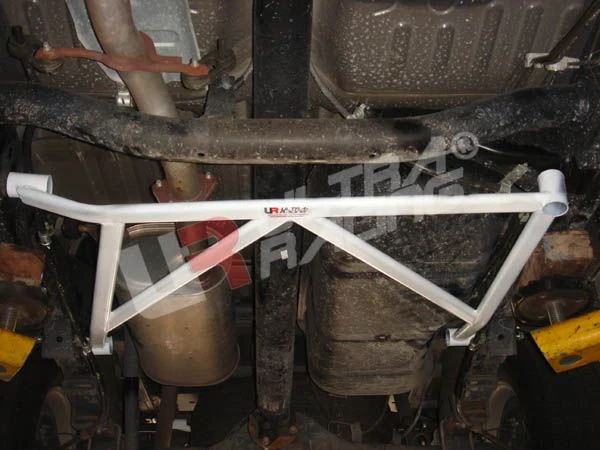 Rozpórka tylna (Rear L Brace) 639 Ultra Racing Mitsubishi Triton/L200 06+