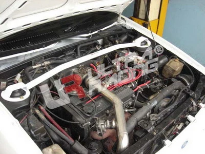 Rozpórka przednia (Front Upper Strut Bar)Ultra Racing Mazda 323BF 86-89 [Carb]