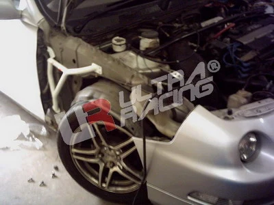 Rozpórka przedniego kielicha (Fender Brackets) Ultra Racing Honda Integra 94-01 DC2