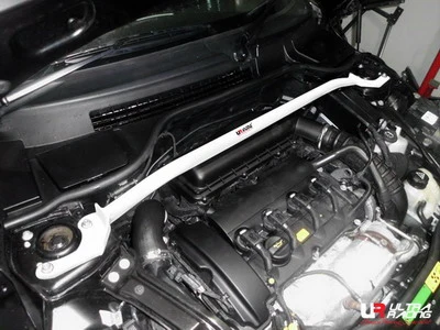 Rozpórka przednia (Front Upper Strut Bar)1644 Ultra Racing Mini Clubman 08+ 1.6T
