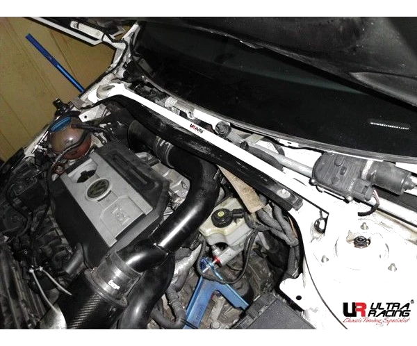 Rozpórka przednia (Front Upper Strut Bar)RHD Ultra Racing VW Golf 6 1.4TSI/ Golf R