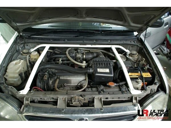 Rozpórka przednia (Front Upper Bar) 018 Ultra Racing Daihatsu Cuore 99-04