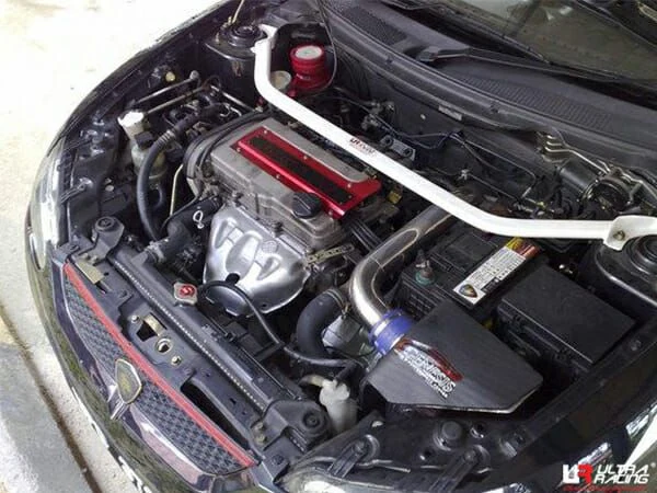 Rozpórka przednia (Front Upper Strut Bar)(195) Ultra Racing Infiniti G35 (V35) 3.5 V6 03-06/Nissan Skyline 2.5 02-07 2WD