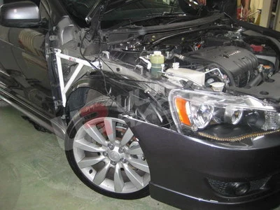 Rozpórka przedniego kielicha (Fender Brackets) Ultra Racing Mitsubishi Lancer 07+ /Sportback