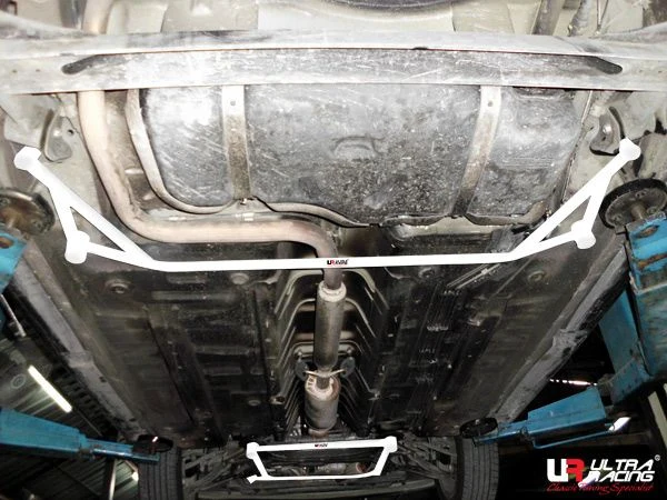 Rozpórka tylna dolna (Rear Lower Brace) Ultra Racing Chevrolet Aveo 1.4 11+