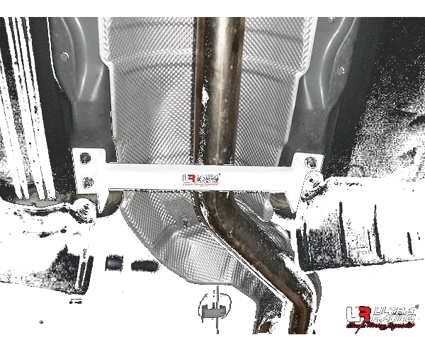 Rozpórka środkowa dolna (Middle Lower Bar) 2338 Ultra Racing Nissan Juke 10+