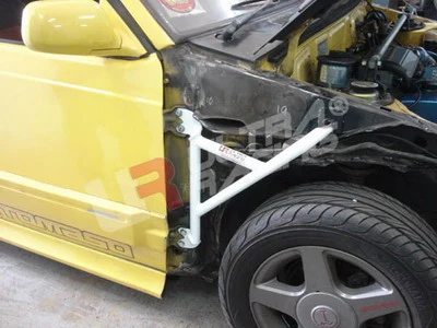 Rozpórka przedniego kielicha (Fender Brackets) Ultra Racing Daihatsu Charade G11 83-85
