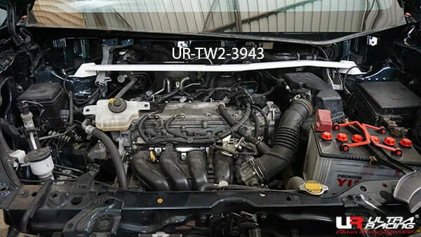 Rozpórka przednia (Front Upper Strut Bar)(3943) Ultra Racing Toyota Noah/Voxy (R80) 1.8 2WD 14-21