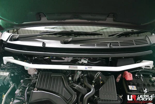 Rozpórka przednia (Front Upper Strut Bar)(3852) Ultra Racing Perodua Bezza (B300) 1.0/1.3 2WD 17+