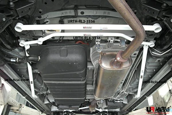 Rozpórka tylna dolna (Rear Lower Bar) (3336) Ultra Racing Toyota Alphard/Vellfre (AH30) 2.5/3.5 2WD 15-17