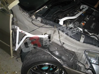Rozpórka przedniego kielicha (Fender Brackets) Ultra Racing Honda Accord CM5 2.5 05+ (USA)