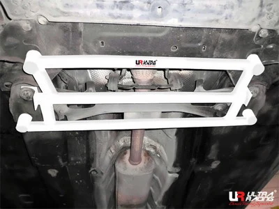 Rozpórka przednia dolna (Front Lower Brace) Ultra Racing Ford Mondeo MK4 2.3 07-13