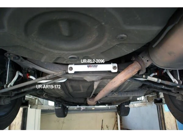 Rozpórka tylna dolna (Rear Lower Bar) (2096) Ultra Racing Toyota Camry (XV10) 2.2 92-96/Solara 3.0 98-03 2WD