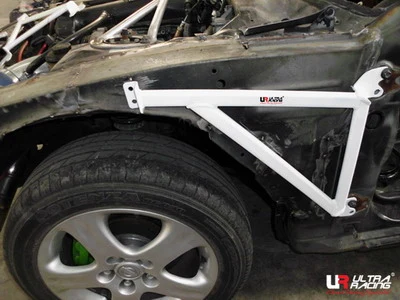 Rozpórka przedniego kielicha (Fender Brackets) Ultra Racing Nissan S14 95-99