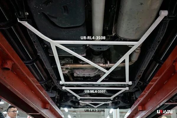 Rozpórka tylna dolna (Rear Lower Bar) (3508) Ultra Racing Nissan Navara (D23) 2.5D 4WD 14+
