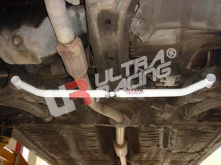 Rozpórka przednia dolna (Front Lower Tiebar) Ultra Racing Toyota Corolla AE80/82 4AGE