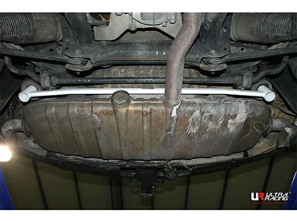 Rozpórka tylna dolna (Rear Lower Bar) (3241) Ultra Racing Volkswagen Touareg (7L) 3.0 V6 4WD 02-10